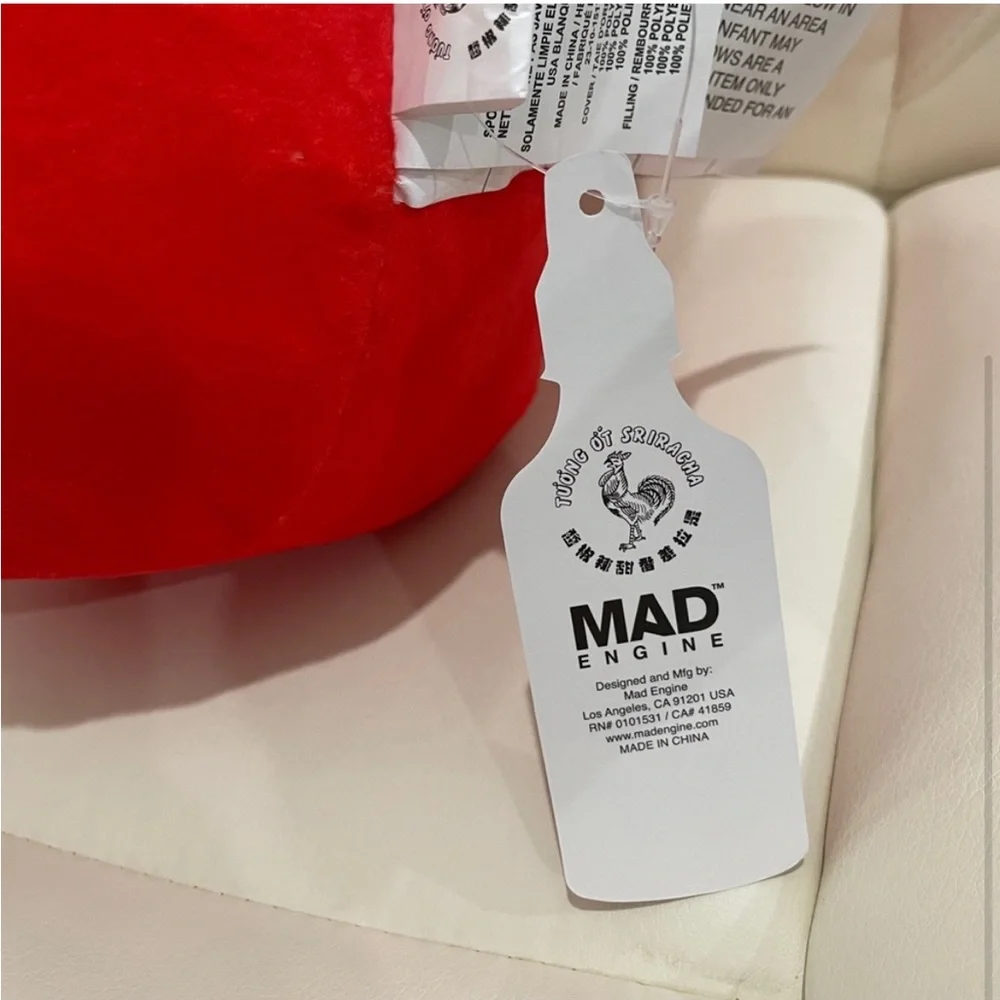 NEW Mad Engine Huy Fong‎ Sriracha Hot Chili Sauce Plush Pillow Red Bottle Kawaii